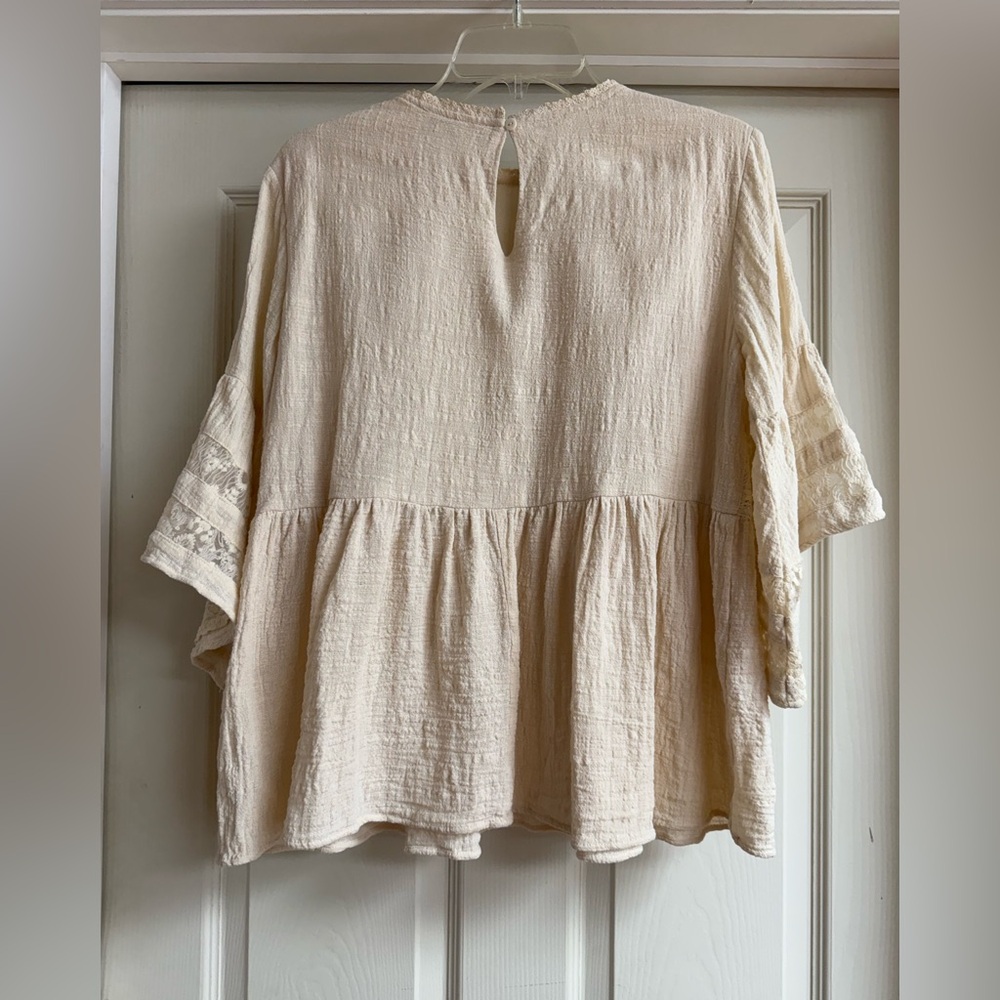 Umgee Cream Lace Peplum Blouse - Picture 2 of 3